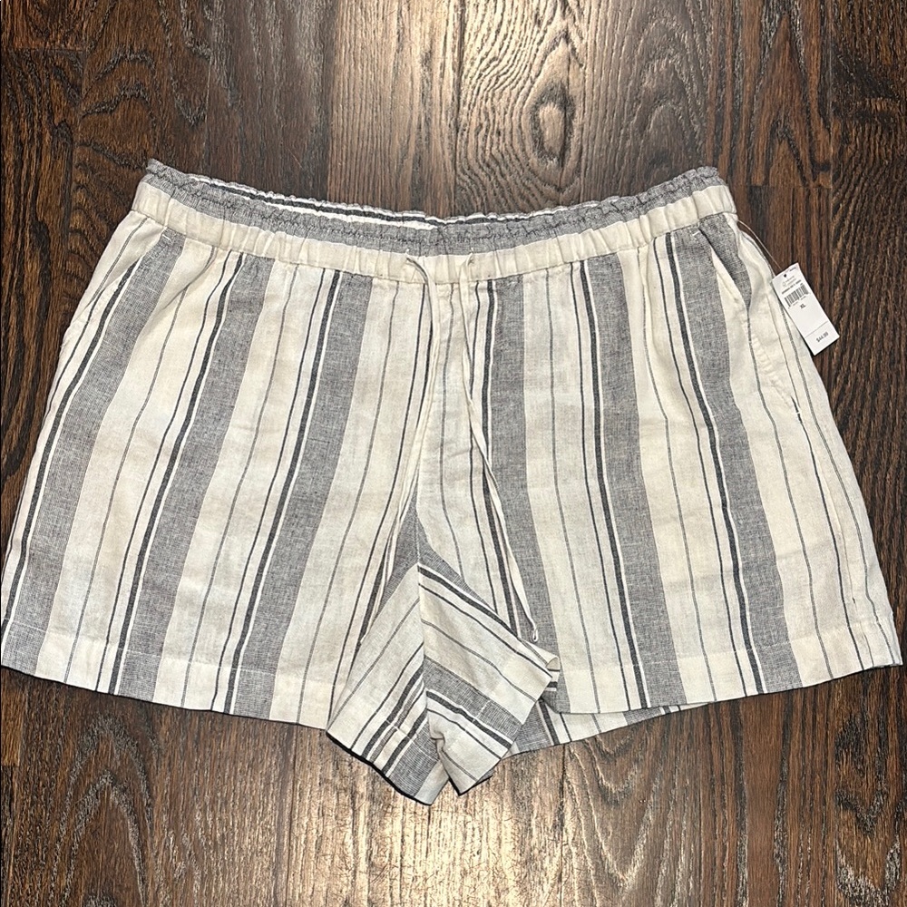 **NWT** GAP Linen Blend Shorts - Picture 2 of 4